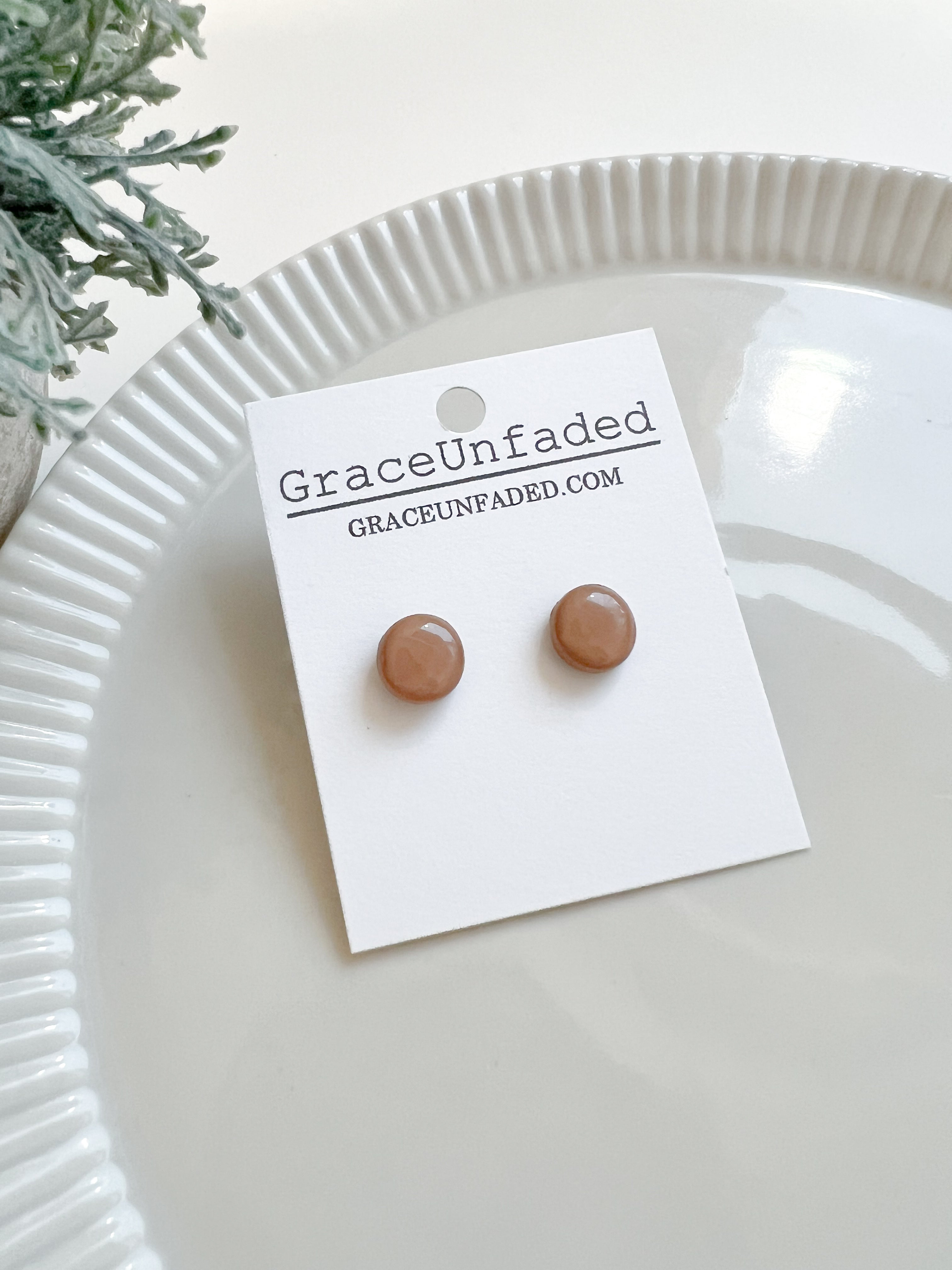 Cognac Resin 10MM Stud