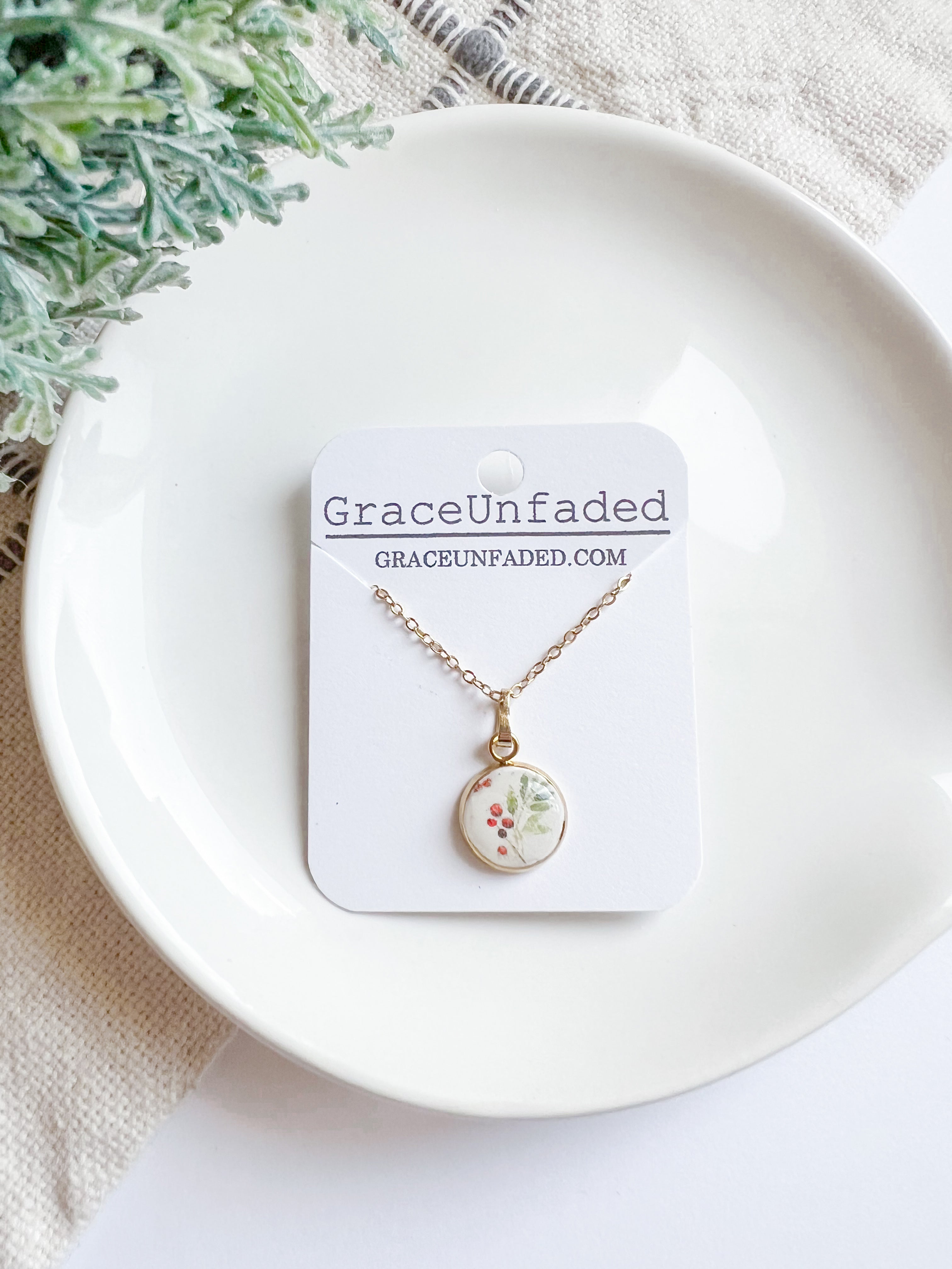 Simple Poinsettia Necklace