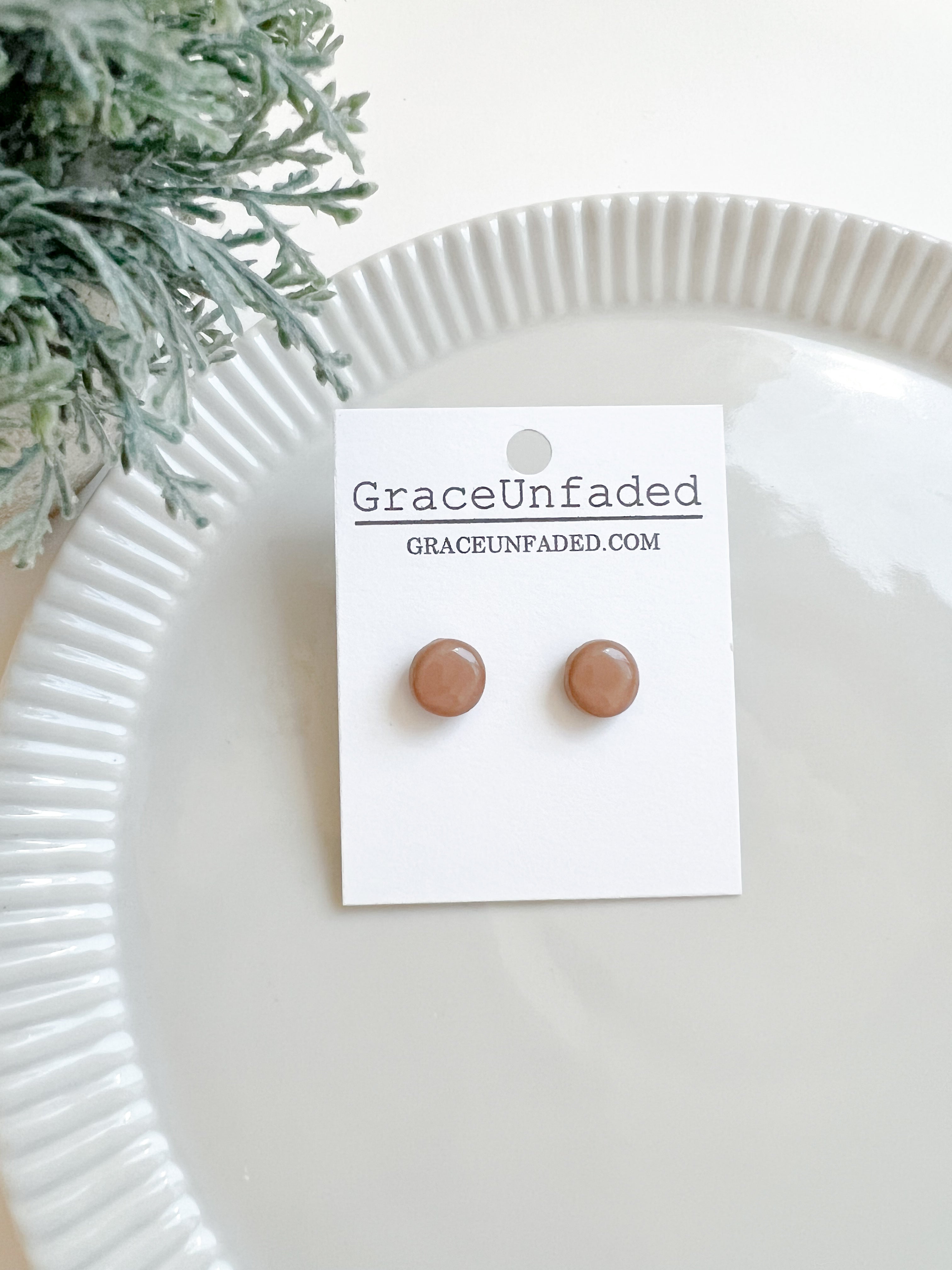 Cognac Resin 10MM Stud