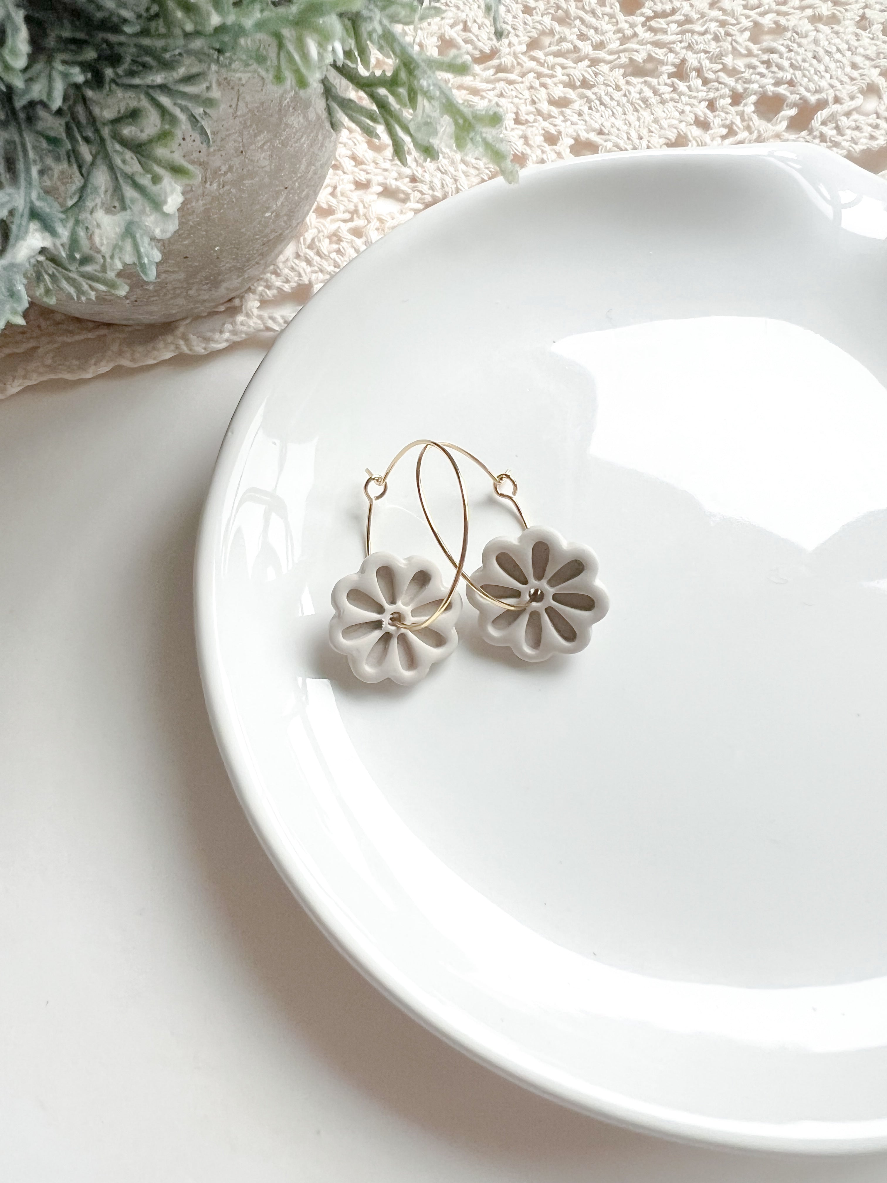 Flower Hoop (Multiple Colors)