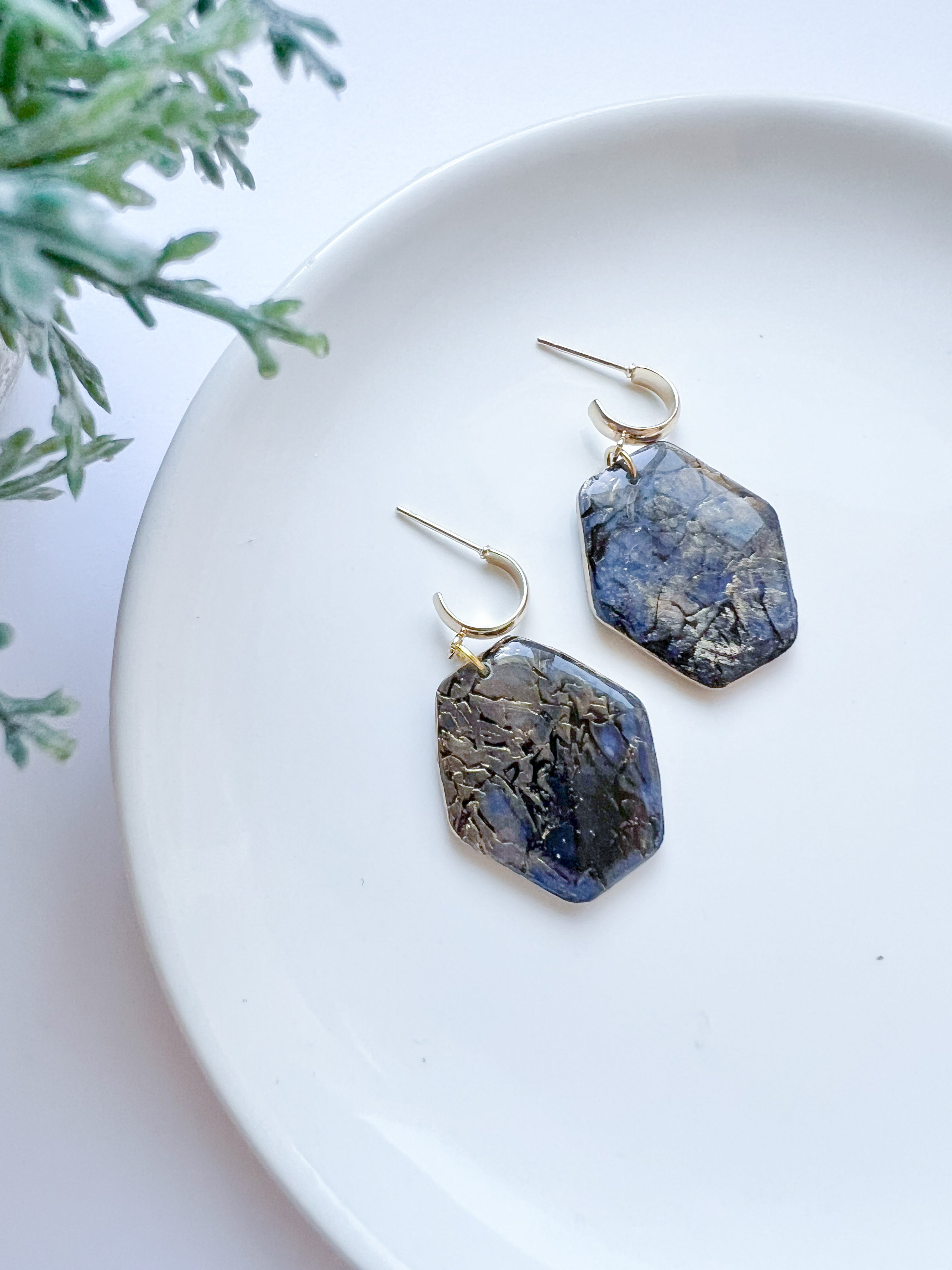 Cracked Stone Collection - Hexagon Drop