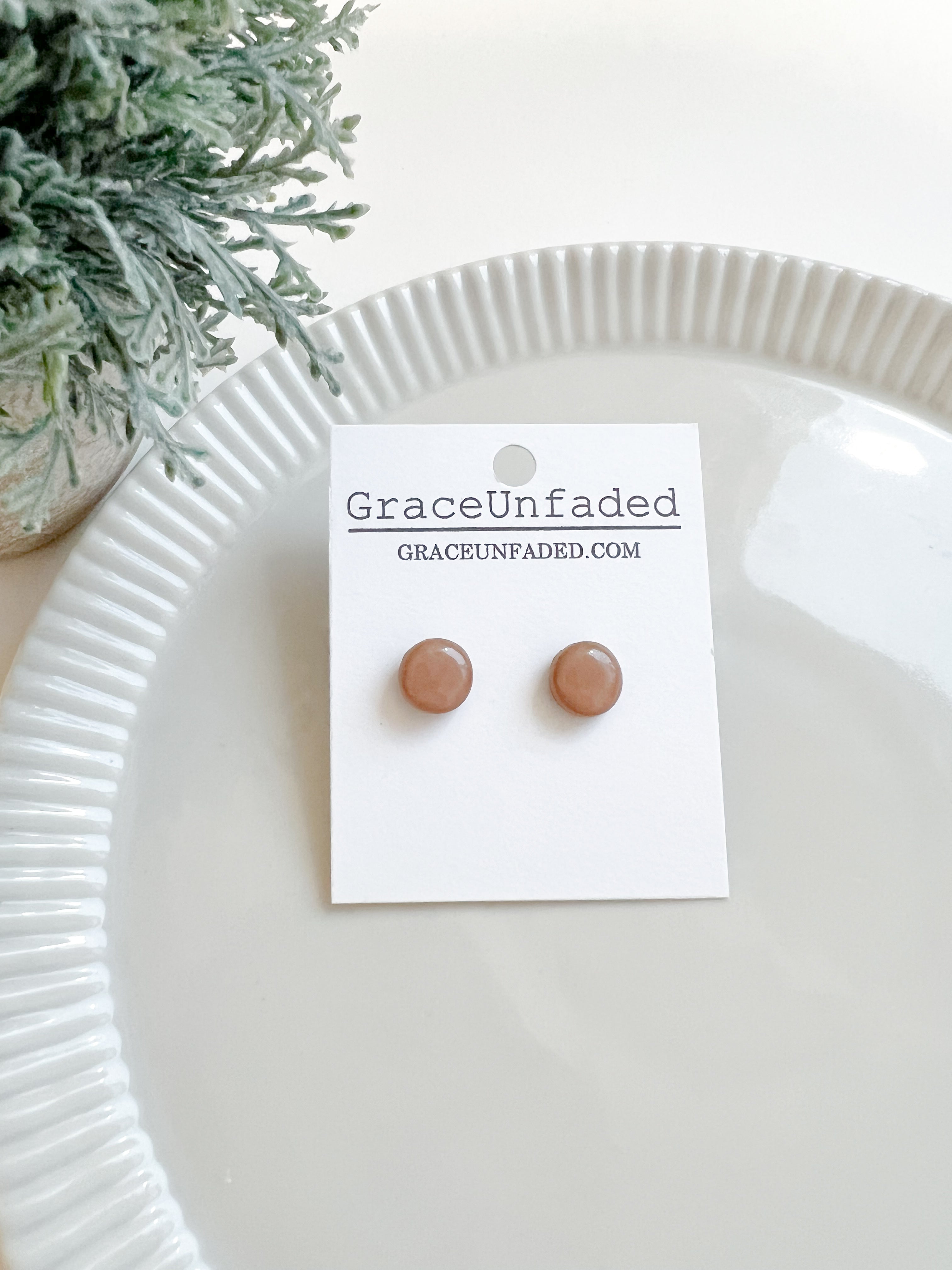 Cognac Resin 10MM Stud