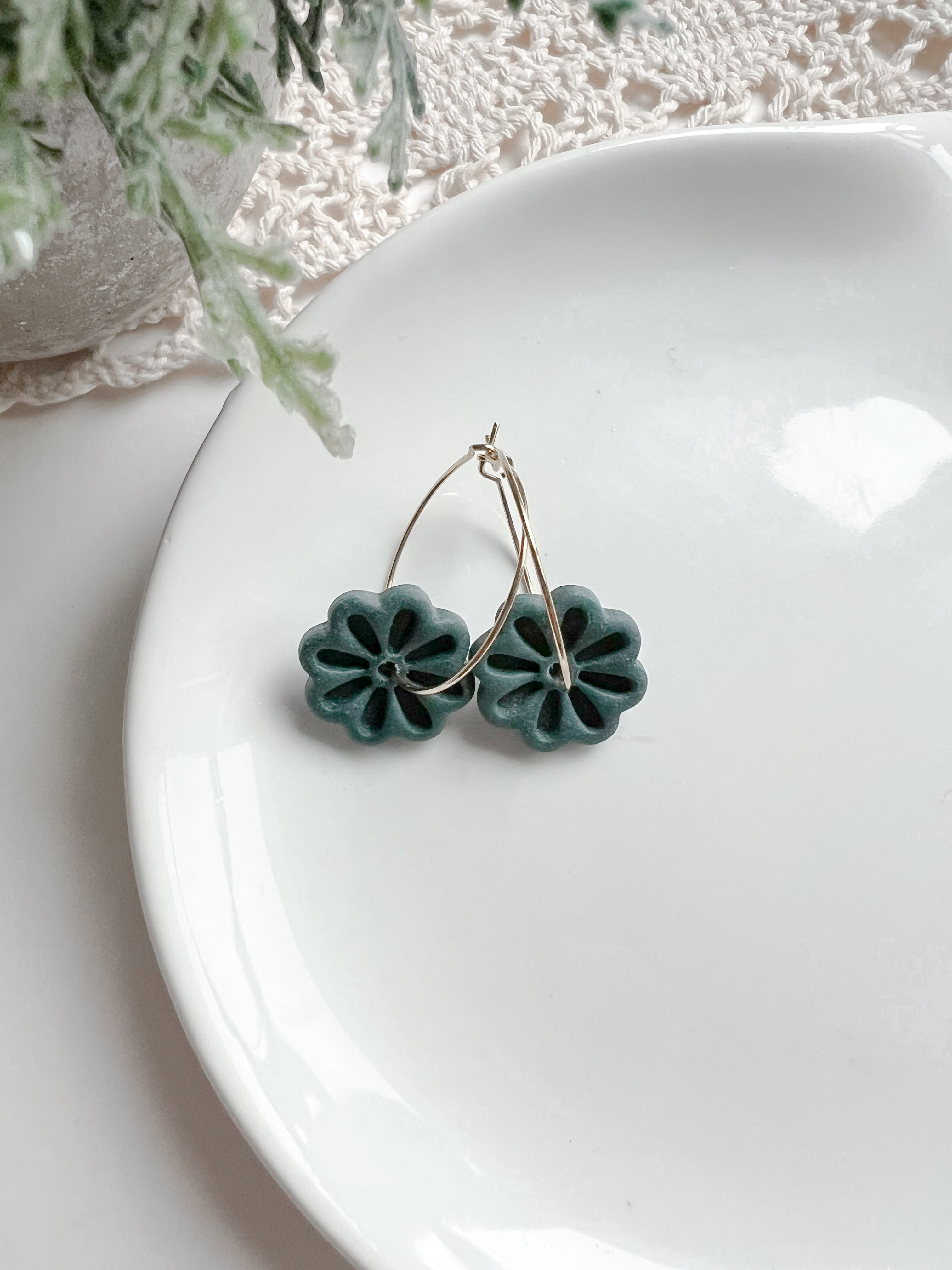 Flower Hoop (Multiple Colors)