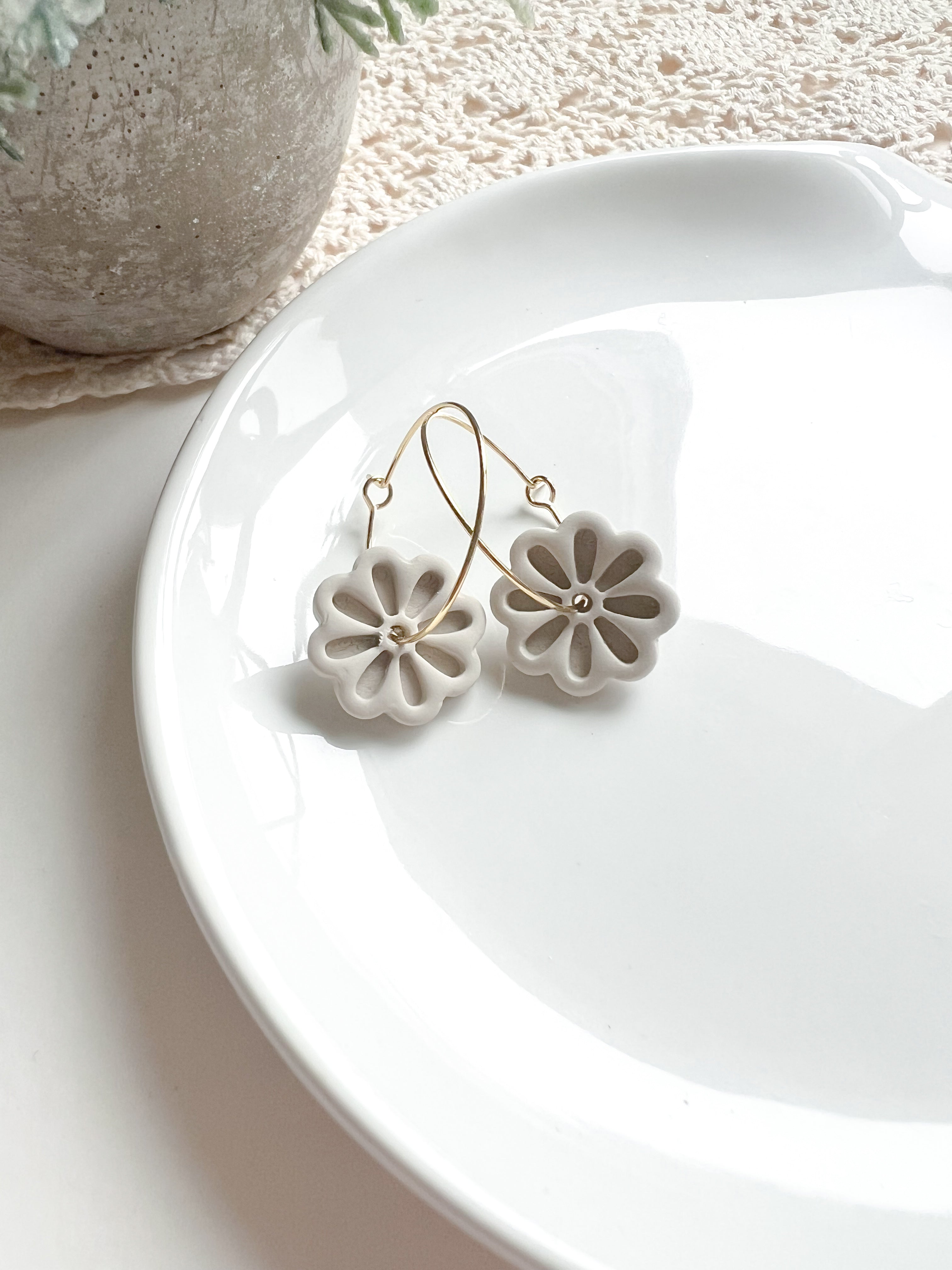 Flower Hoop (Multiple Colors)