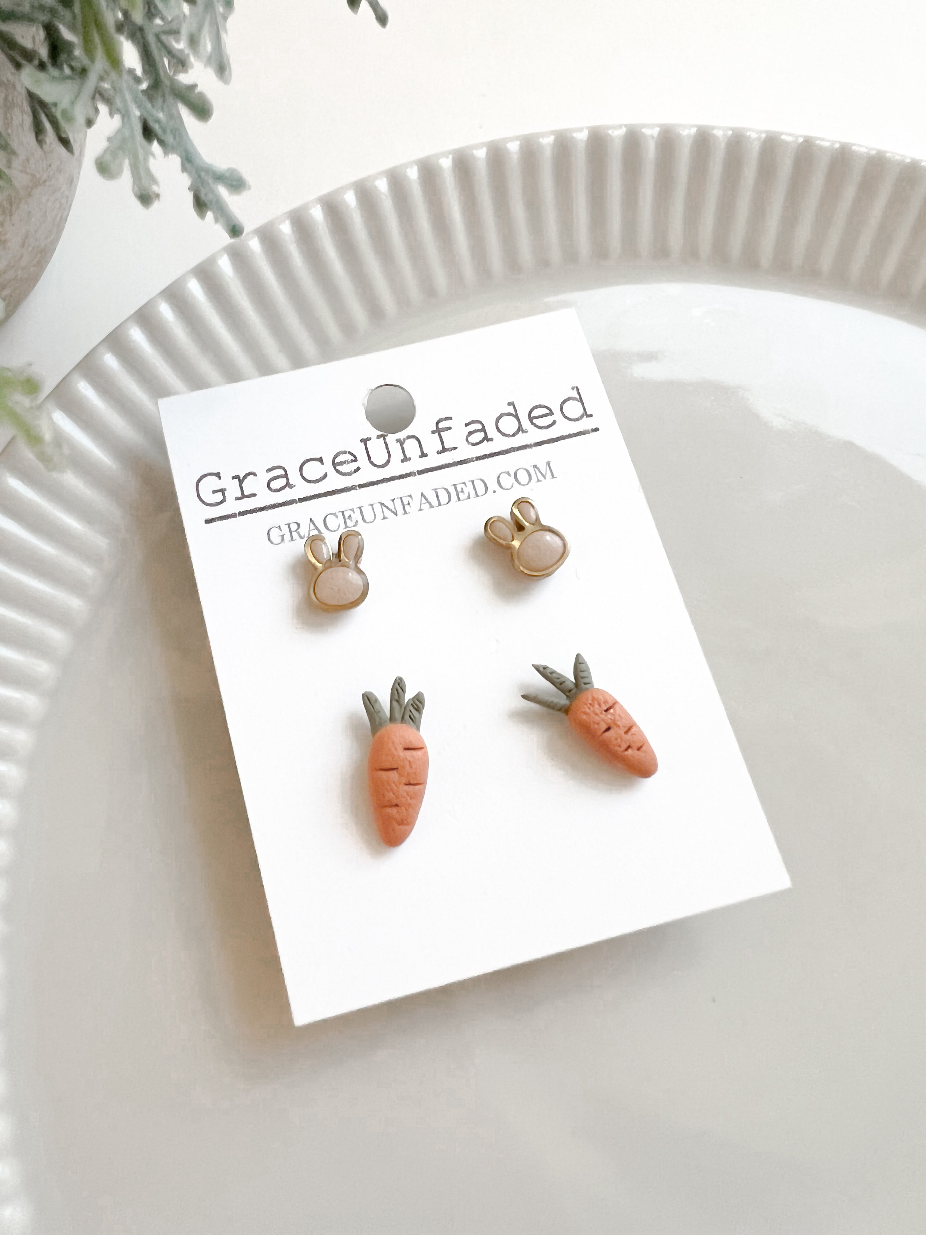 Bunny and Carrot Stud Pack