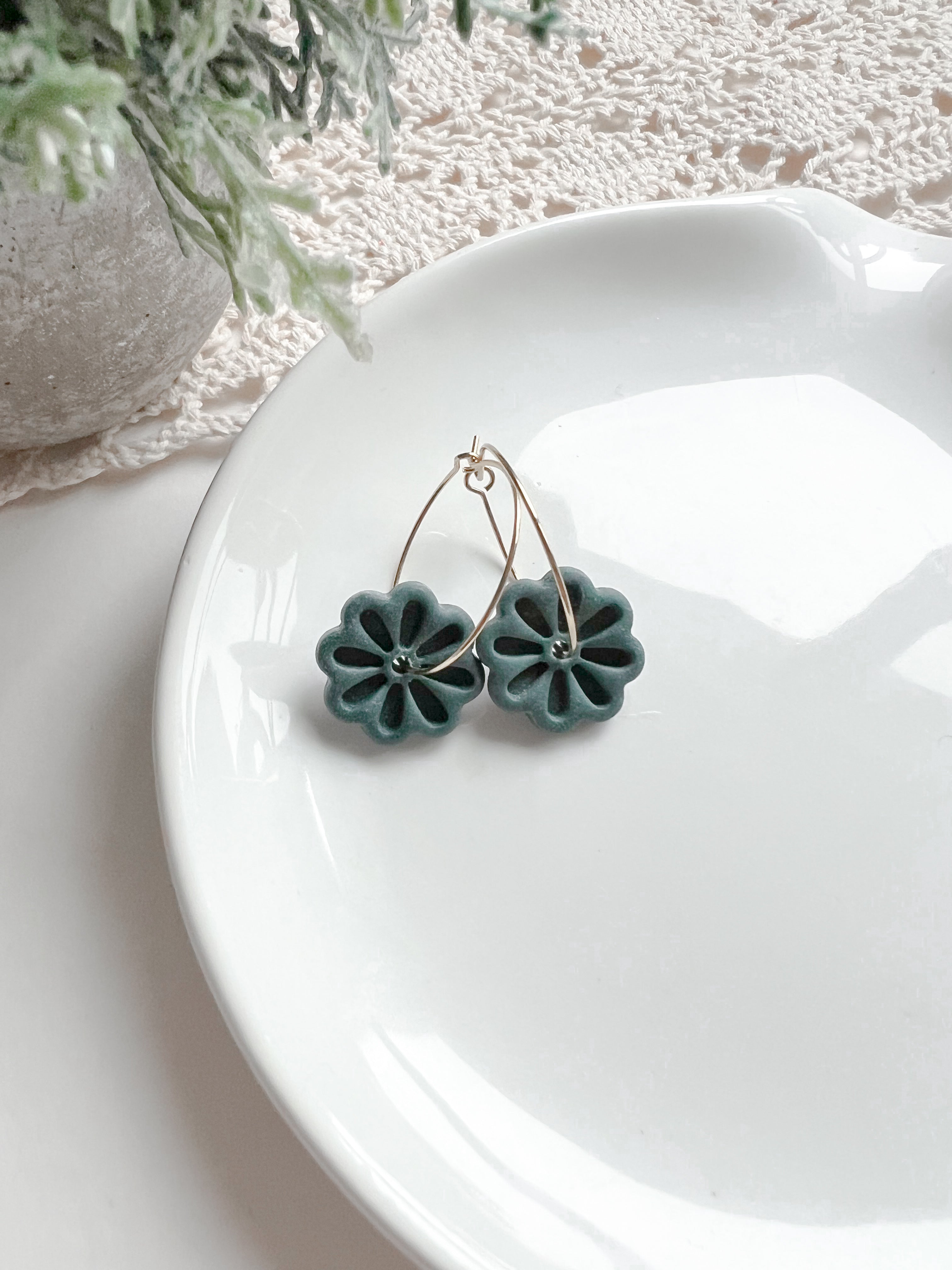 Flower Hoop (Multiple Colors)