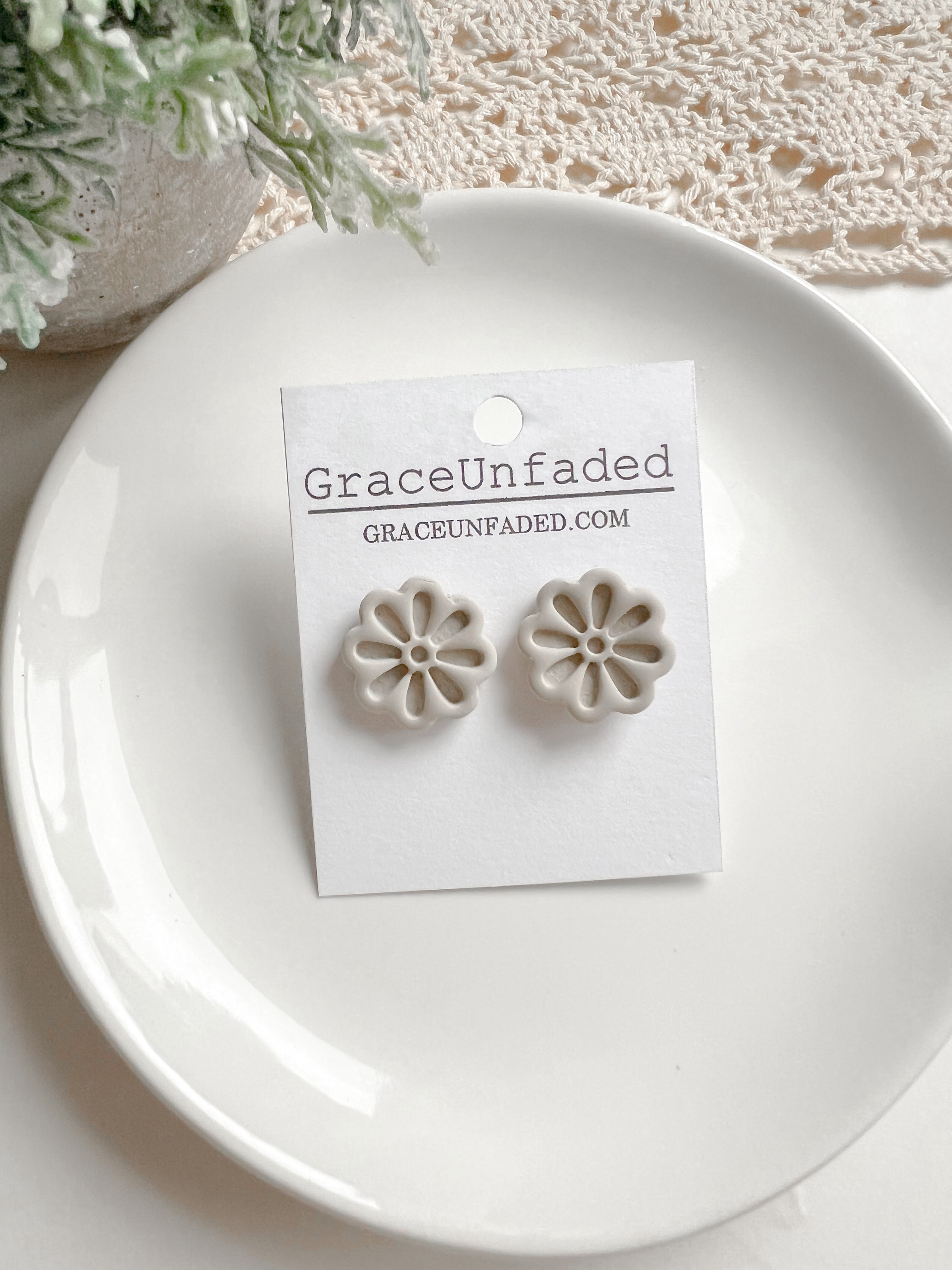 Flower Stud (Multiple Colors)