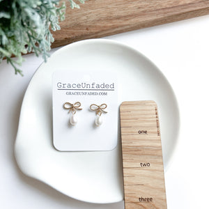Bow Pearl Drop