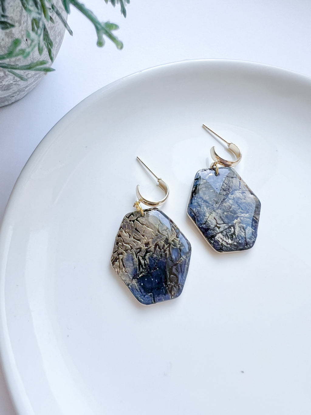 Cracked Stone Collection - Hexagon Drop