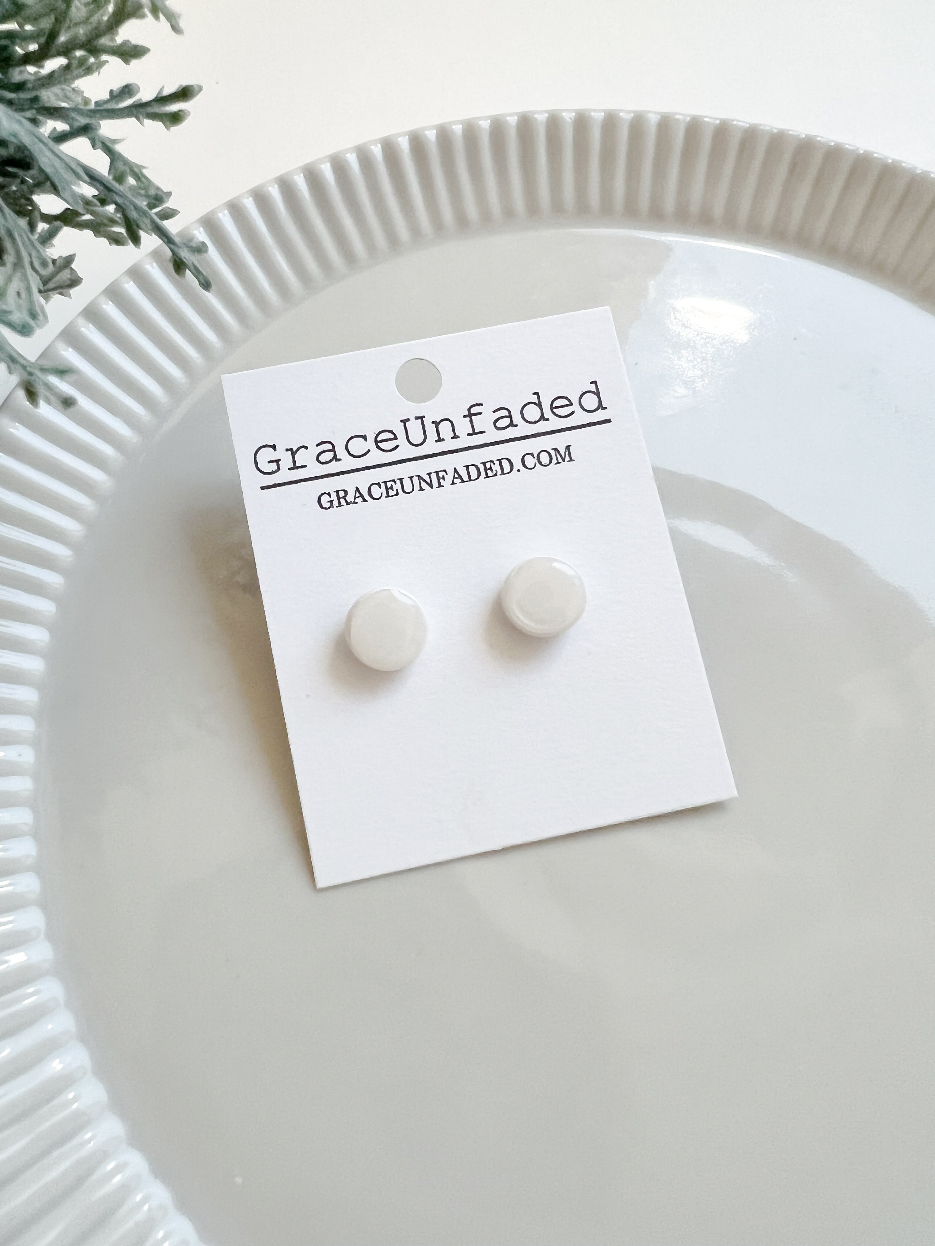 White Resin 10MM Stud