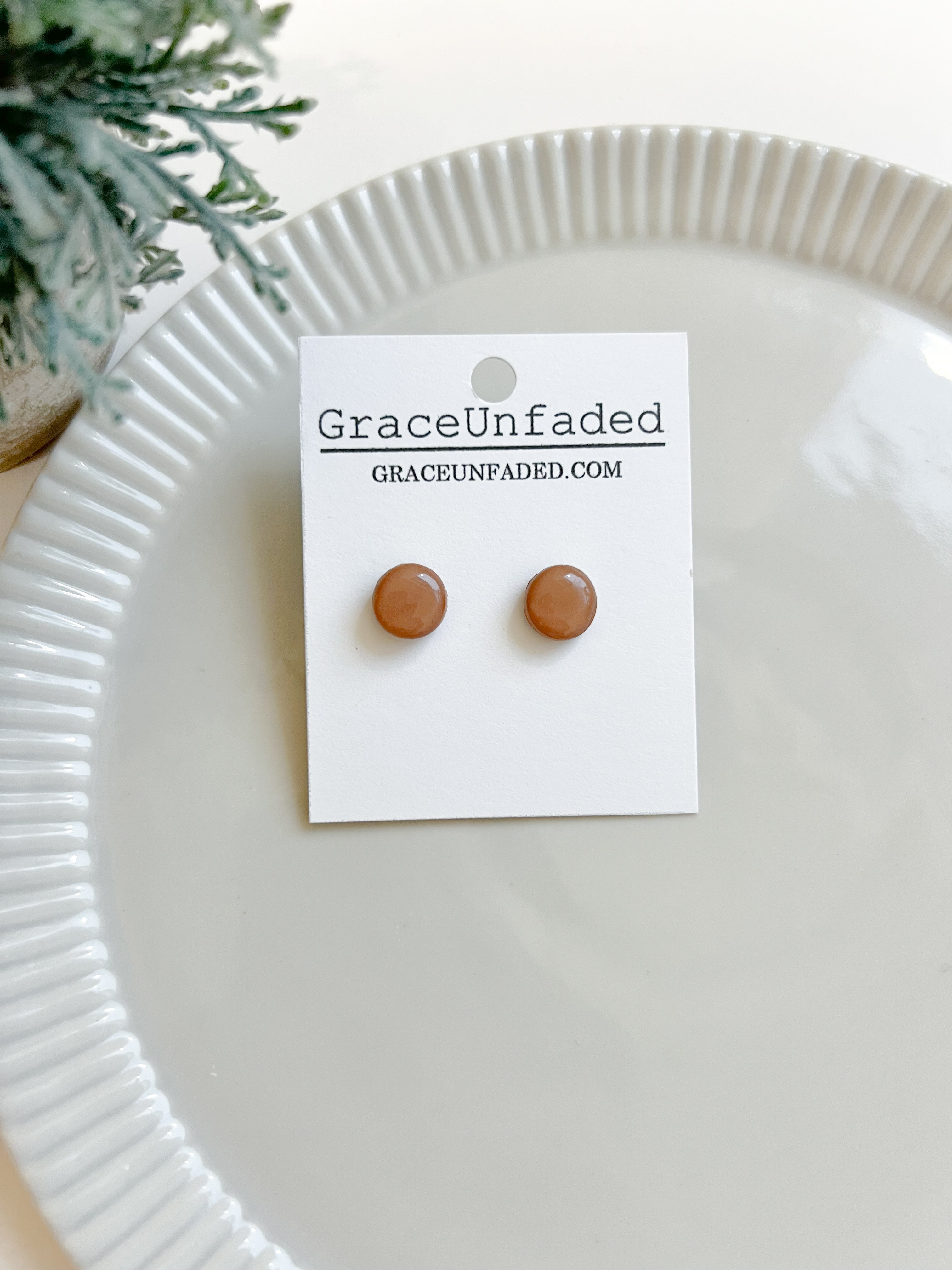 Cognac Resin 10MM Stud