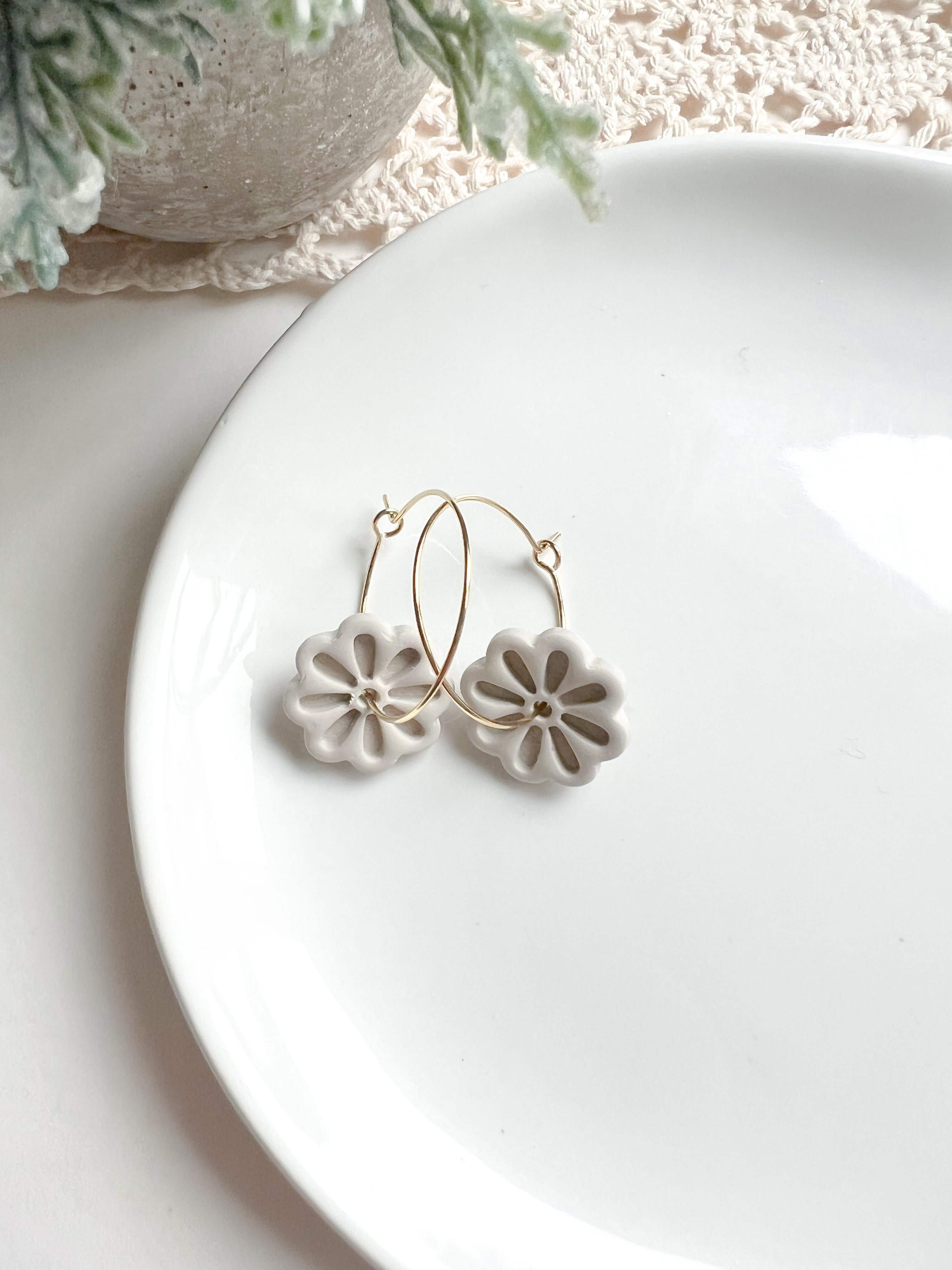 Flower Hoop (Multiple Colors)