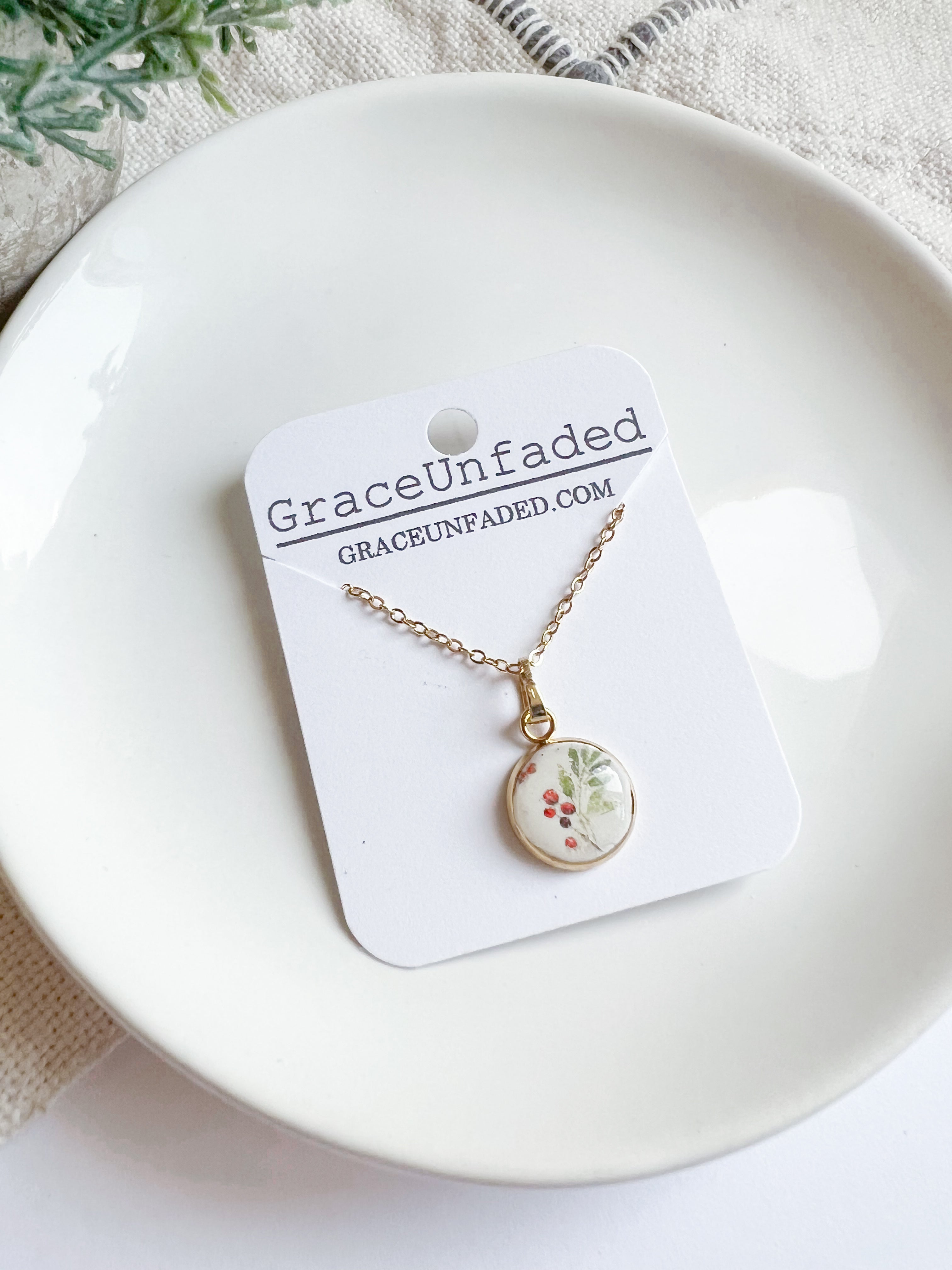 Simple Poinsettia Necklace