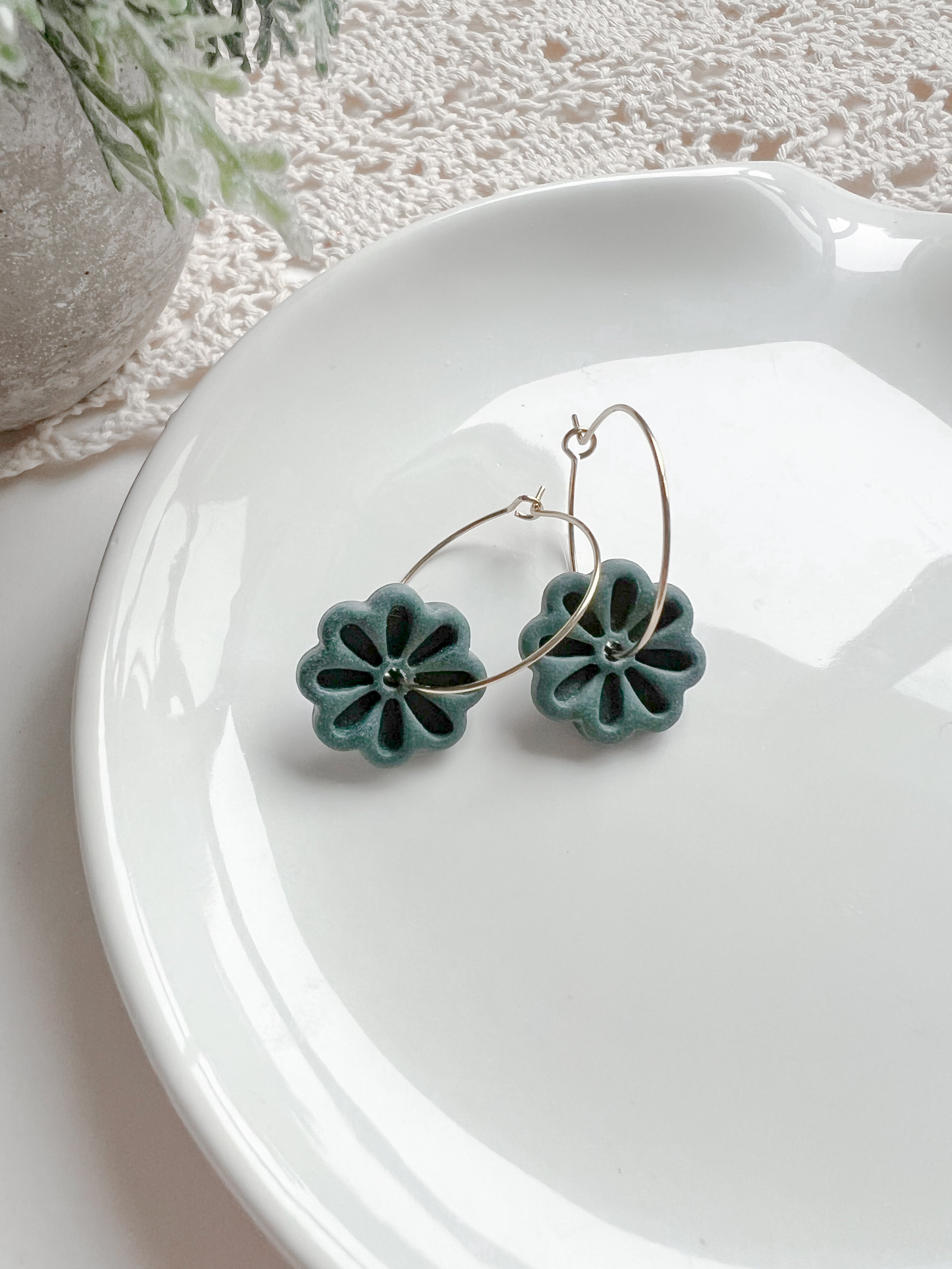 Flower Hoop (Multiple Colors)